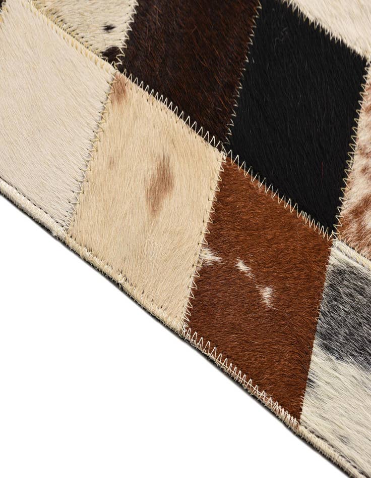 Detail image of 5' x 7' 10 Cowhide Rug