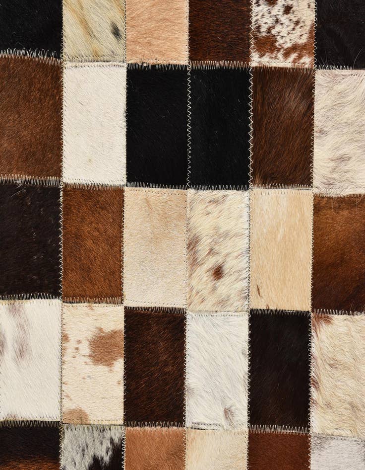 Detail image of 5' x 7' 10 Cowhide Rug