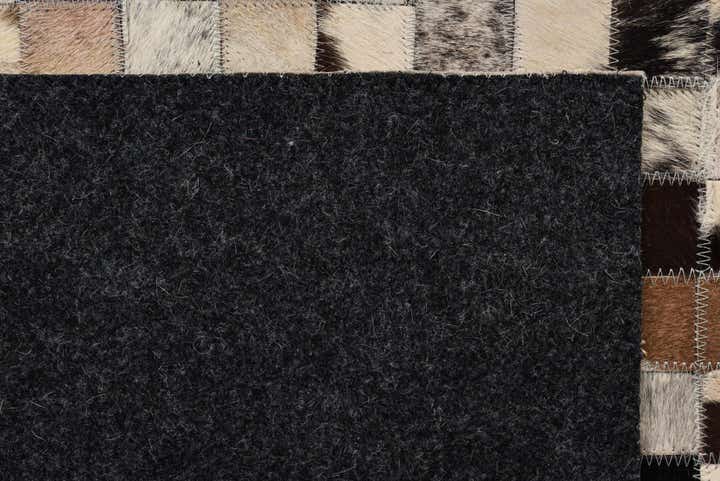 5' 2 x 8' Cowhide Rug