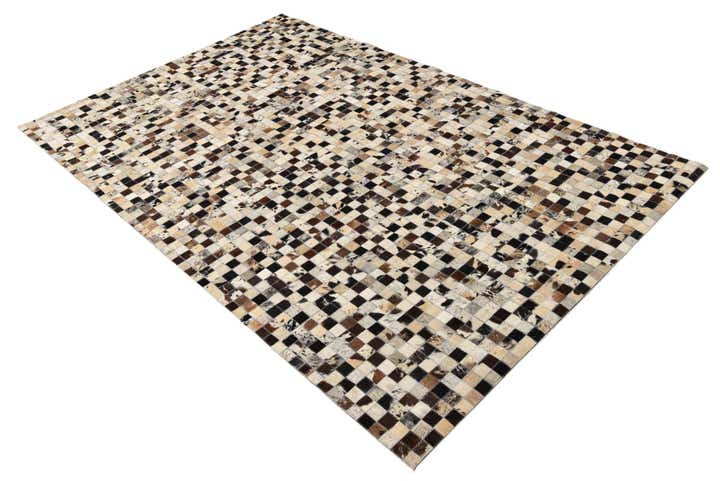 5' 1 x 8' Cowhide Rug