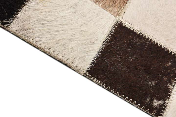 5' 2 x 8' Cowhide Rug
