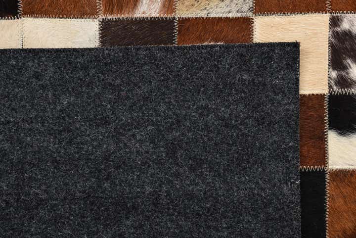 5' 1 x 8' Cowhide Rug