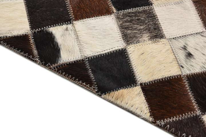 5' 5 x 7' 7 Cowhide Rug