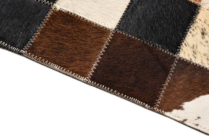 Detail image of 5' x 7' 10 Cowhide Rug