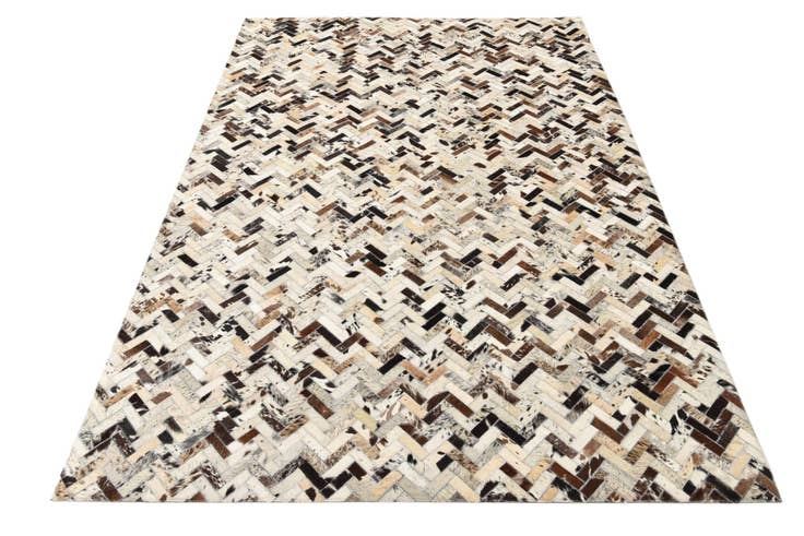 Detail image of 5' x 7' 5 Cowhide Rug