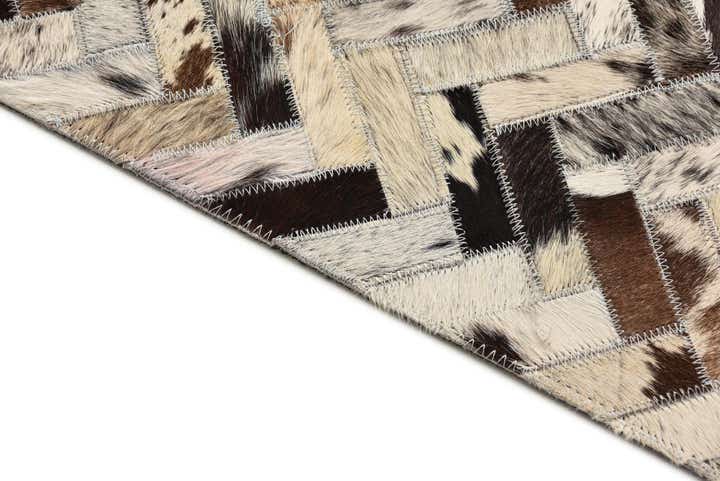 5' x 7' 5 Cowhide Rug