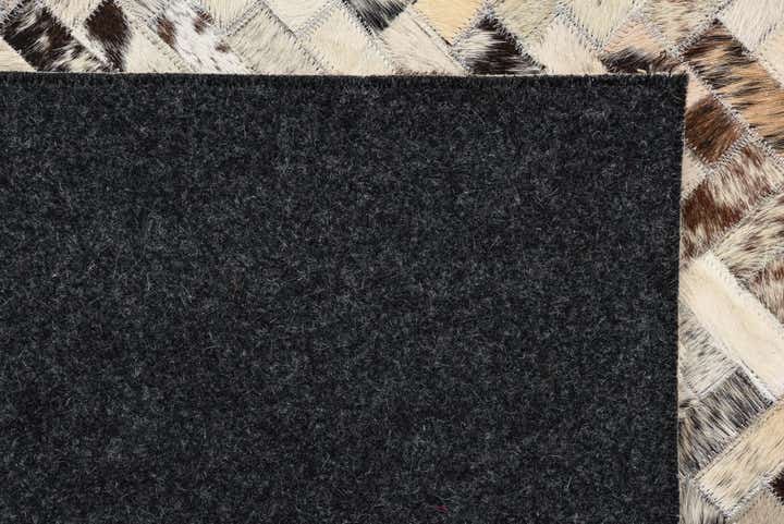 5' x 7' 5 Cowhide Rug