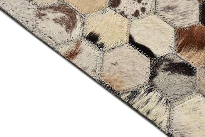 5' 1 x 8' Cowhide Rug