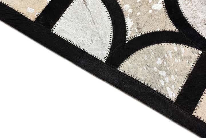 5' 3 x 7' 8 Cowhide Rug