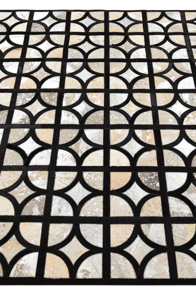 5' 3 x 7' 7 Cowhide Rug