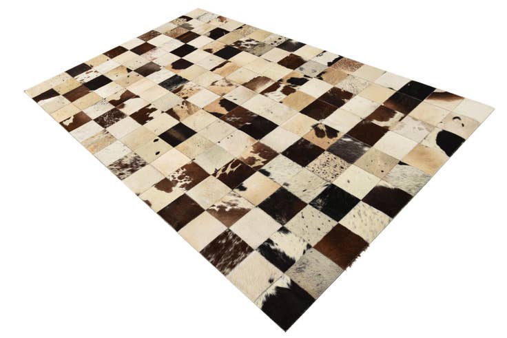 Detail image of 5' x 7' 10 Cowhide Rug