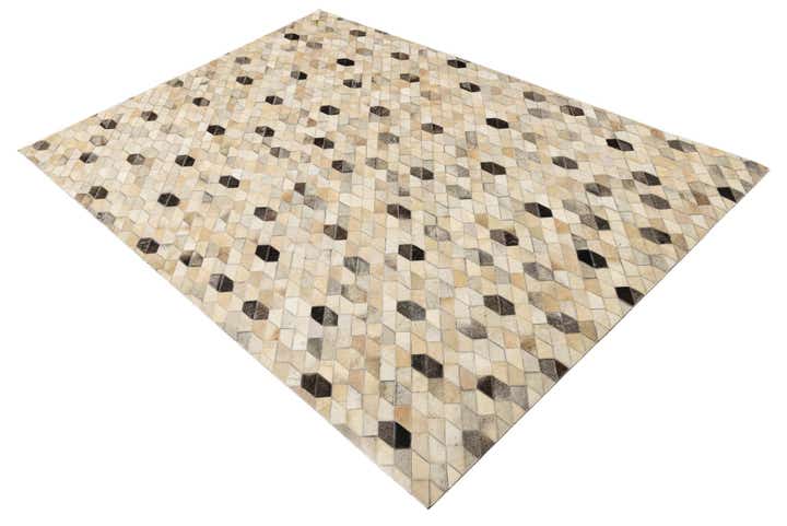 4' 8 x 6' 8 Cowhide Rug