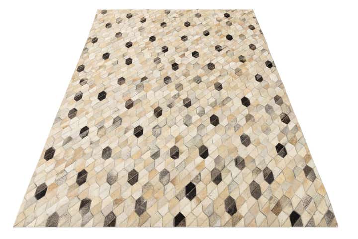 4' 8 x 6' 8 Cowhide Rug