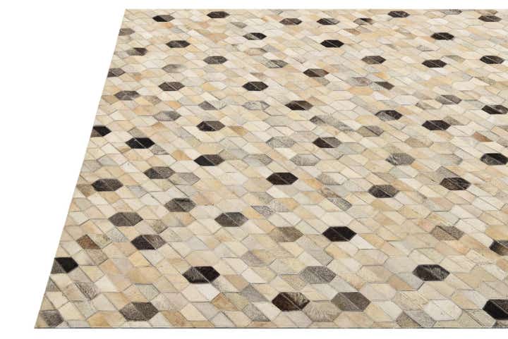 4' 8 x 6' 8 Cowhide Rug