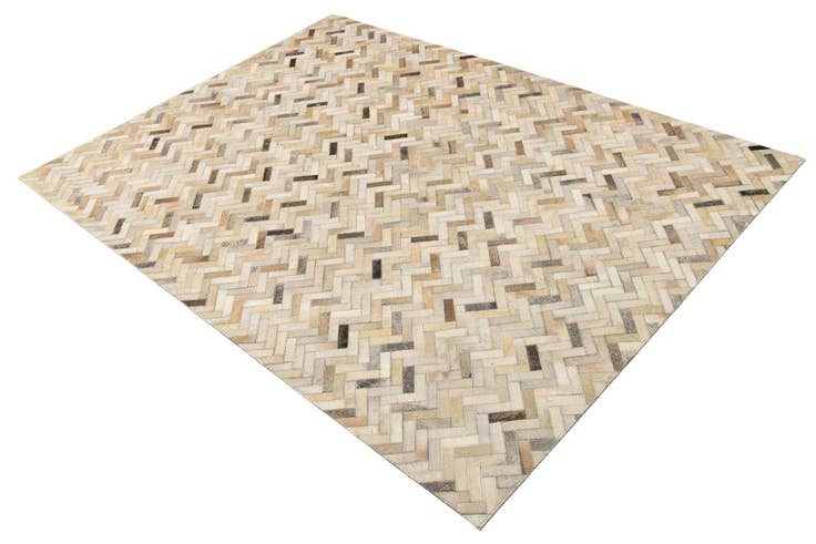 Detail image of 4' 9 x 6' 5 Cowhide Rug