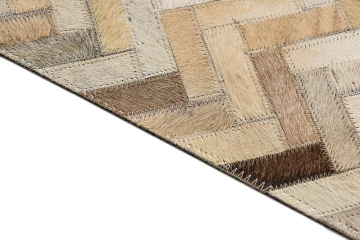4' 9 x 6' 5 Cowhide Rug