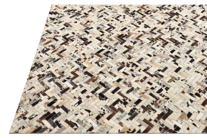 5' x 7' 9 Cowhide Rug