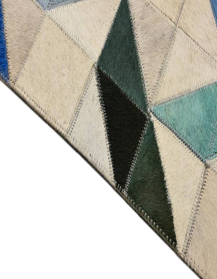 Detail image of 5' x 7' 10 Cowhide Rug