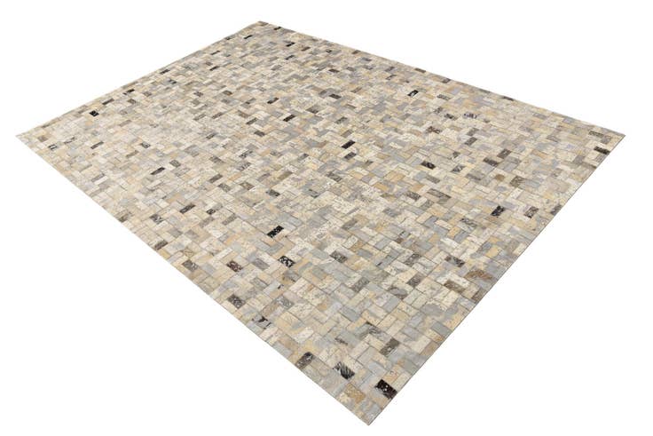Detail image of 5' 5 x 7' 7 Cowhide Rug