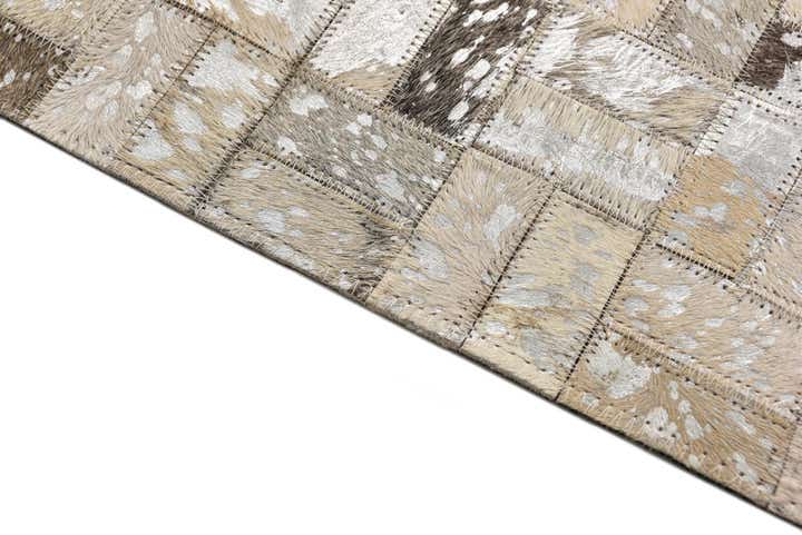 5' 5 x 7' 7 Cowhide Rug