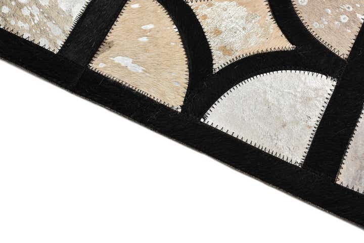 5' 3 x 7' 7 Cowhide Rug