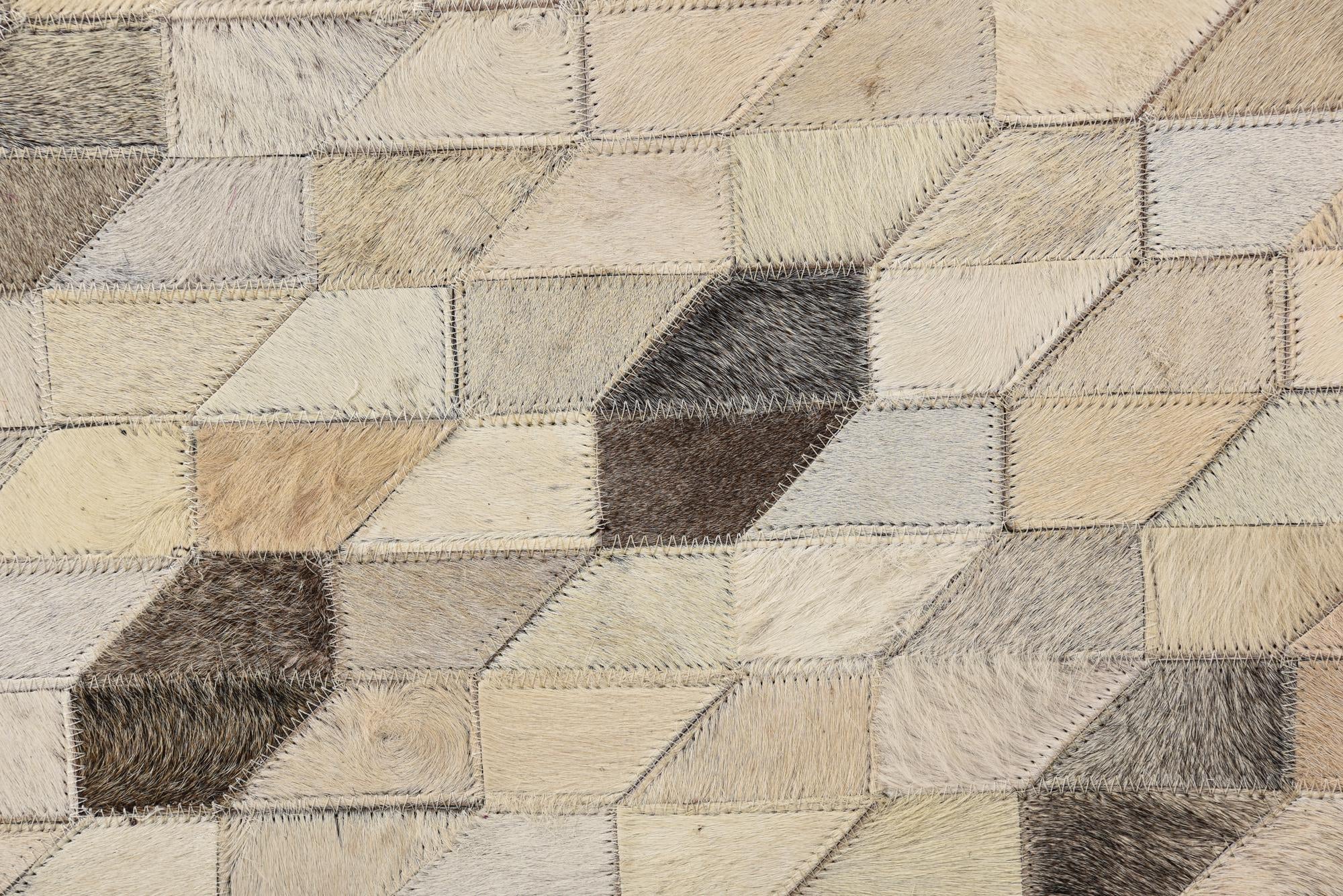 4' 6 x 6' 6 Cowhide Rug