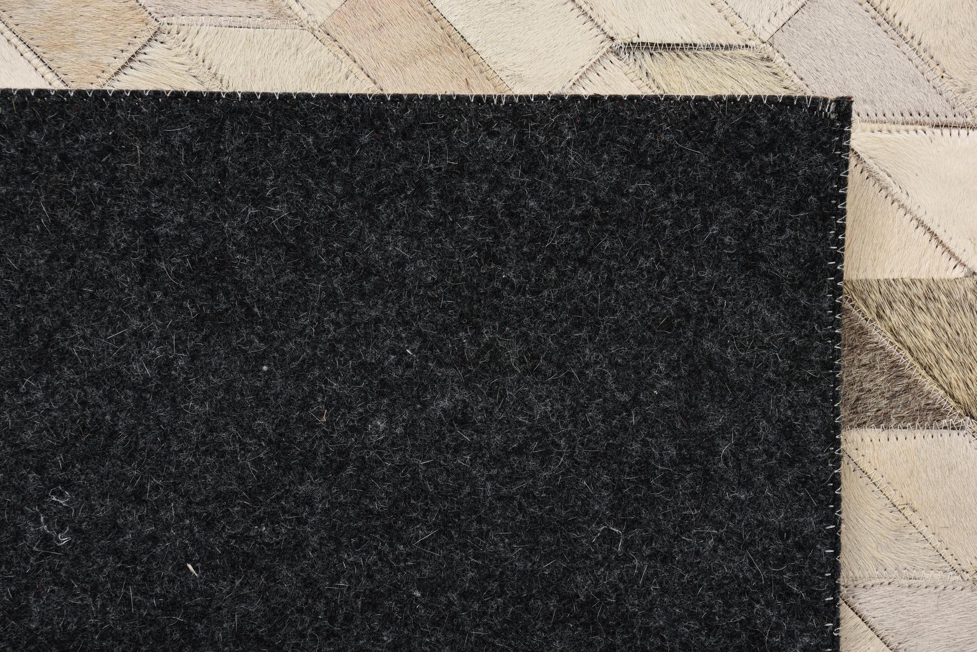 4' 6 x 6' 6 Cowhide Rug