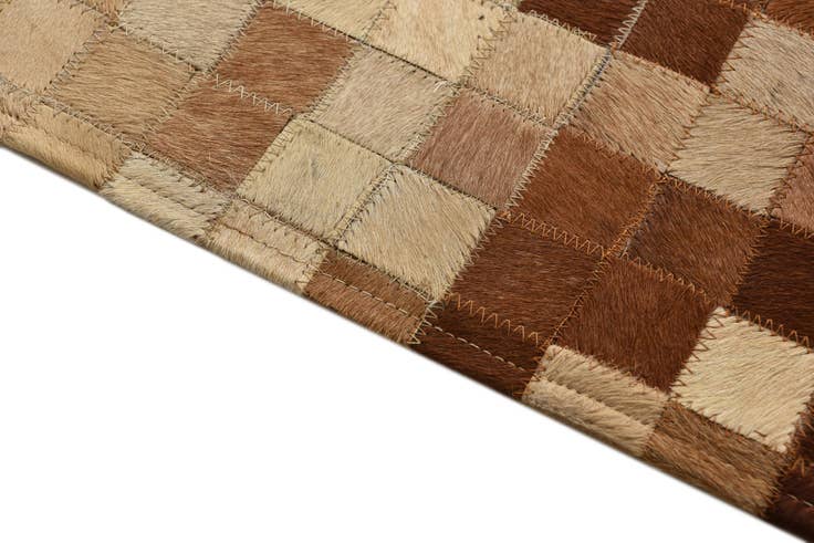 Detail image of 6' 7 x 9' 7 Cowhide Rug