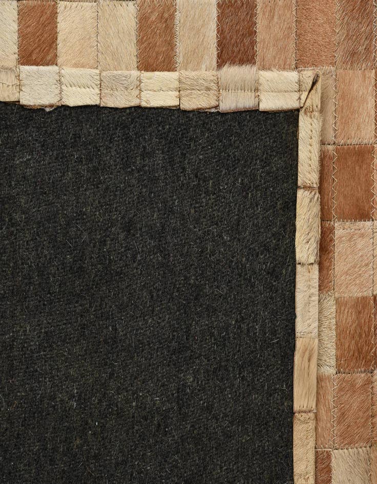 Detail image of 6' 7 x 9' 7 Cowhide Rug