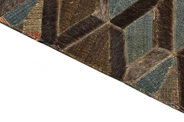 2' 2 x 3' 2 Cowhide Rug