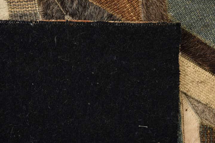2' 2 x 3' 2 Cowhide Rug