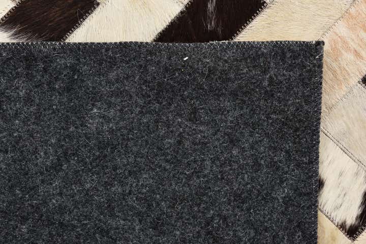 5' 4 x 7' 7 Cowhide Rug