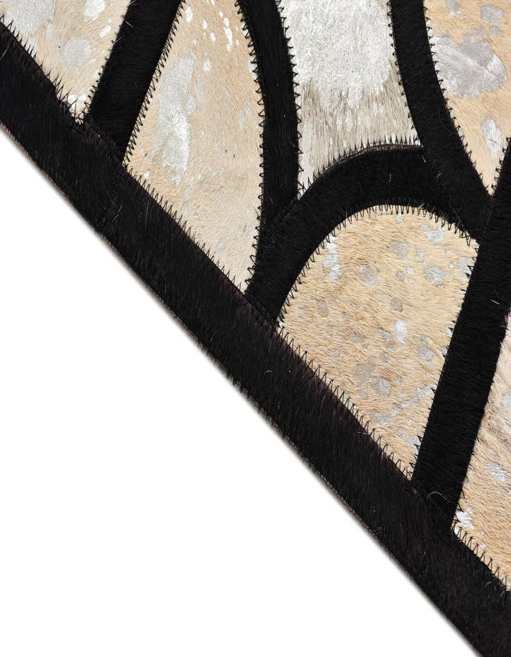 Detail image of 5' 3 x 7' 6 Cowhide Rug