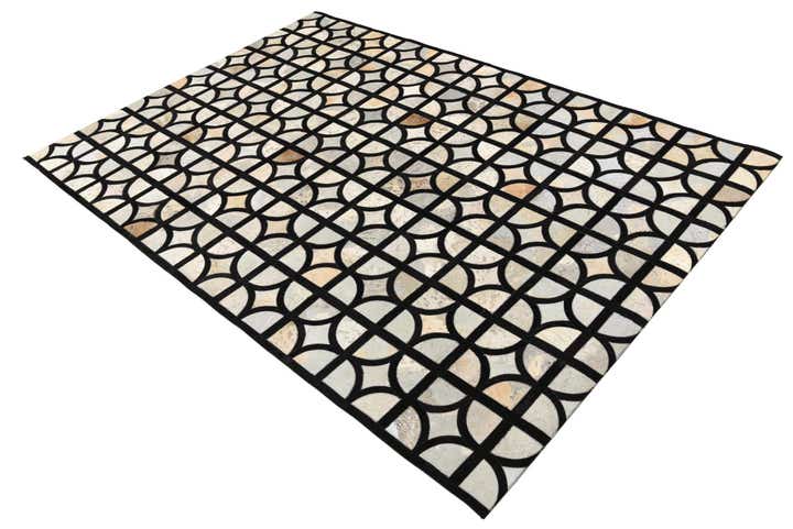 5' 3 x 7' 7 Cowhide Rug