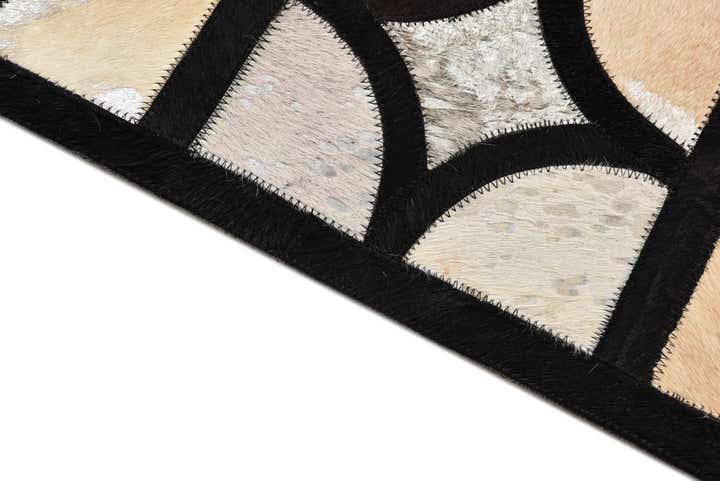 5' 3 x 7' 7 Cowhide Rug