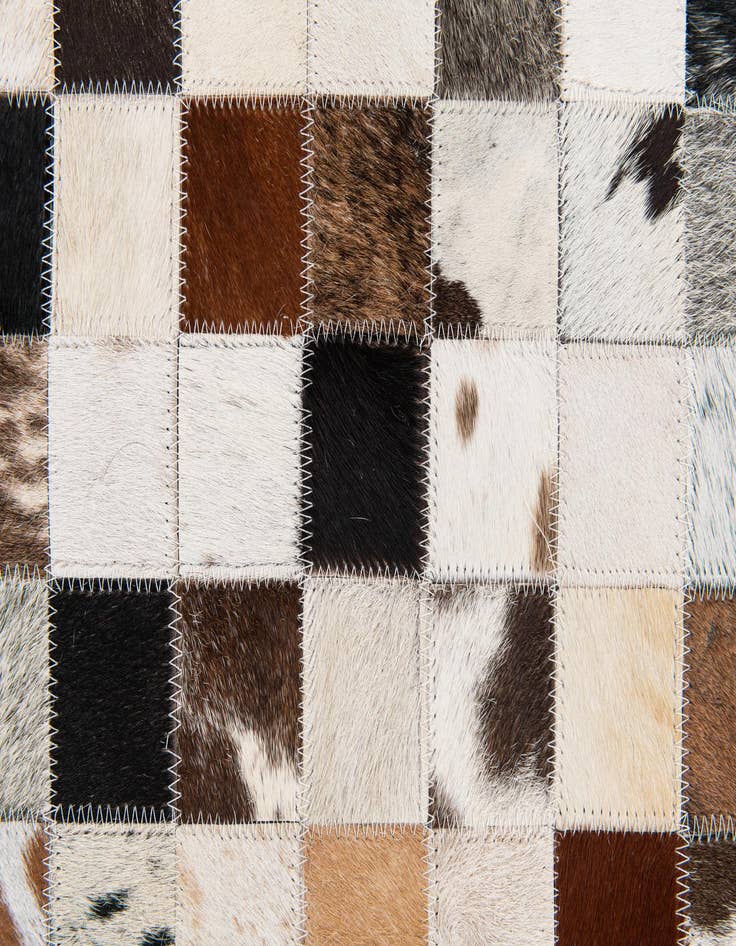 Detail image of 8' 1 x 10' Cowhide Stocks Rug