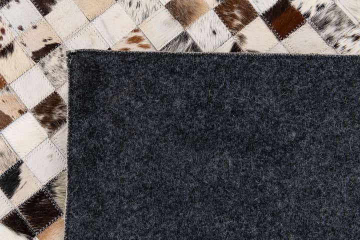 8' 1 x 10' Cowhide Stocks Rug