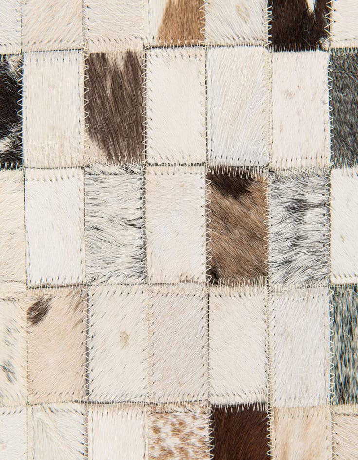 Detail image of 8' x 9' 10 Cowhide Stocks Rug