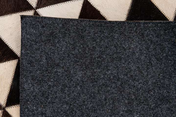 8' 1 x 10' Cowhide Stocks Rug