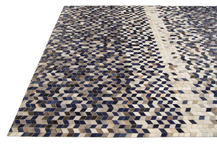 8' 2 x 10' Cowhide Stocks Rug