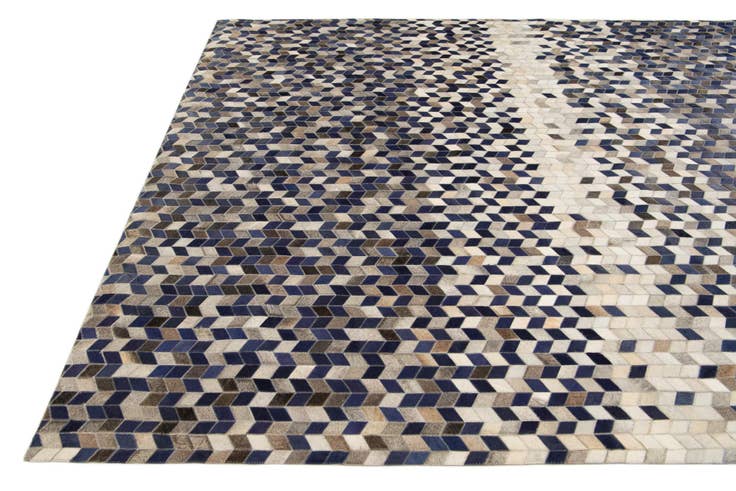Detail image of 8' 2 x 10' Cowhide Stocks Rug