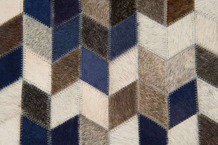 8' 2 x 10' Cowhide Stocks Rug