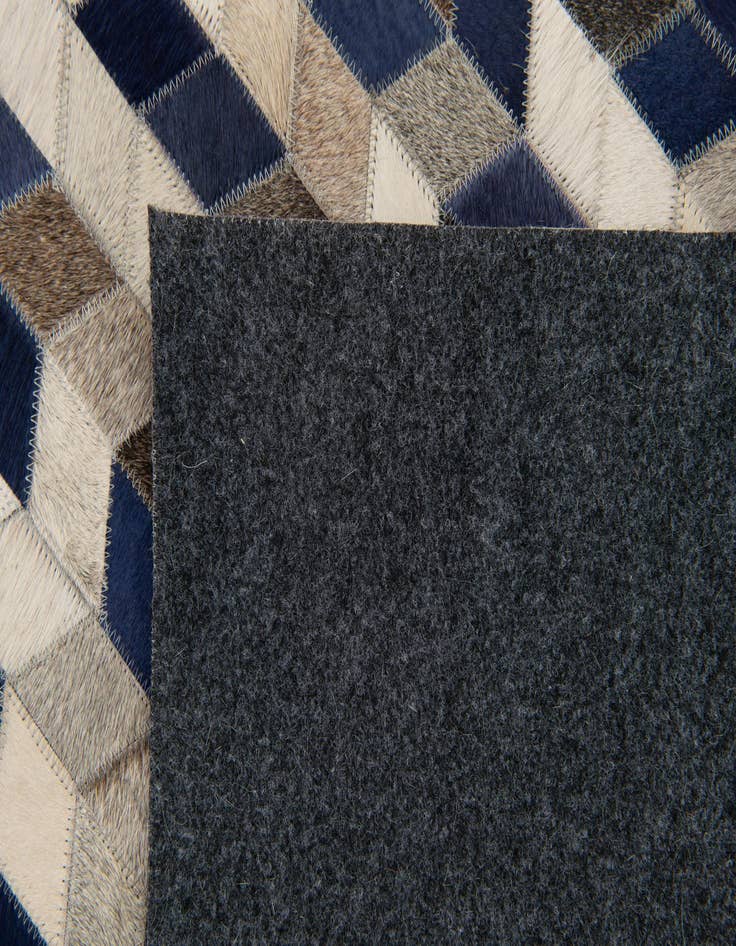 Detail image of 8' 2 x 10' Cowhide Stocks Rug