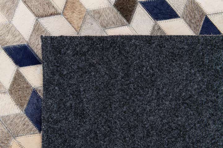 8' 1 x 10' Cowhide Stocks Rug