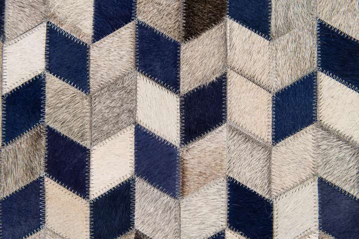 8' 1 x 10' Cowhide Stocks Rug