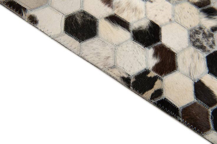 Detail image of 8' x 9' 10 Cowhide Stocks Rug