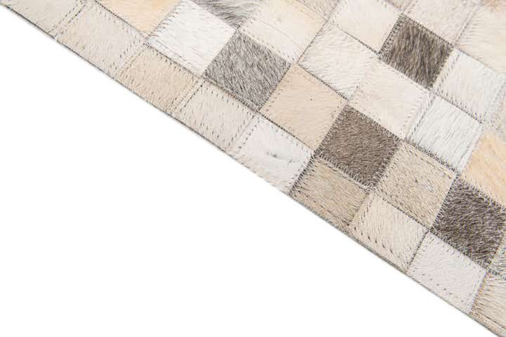 8' x 9' 10 Cowhide Stocks Rug