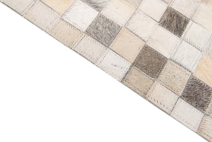 Detail image of 8' x 9' 10 Cowhide Stocks Rug