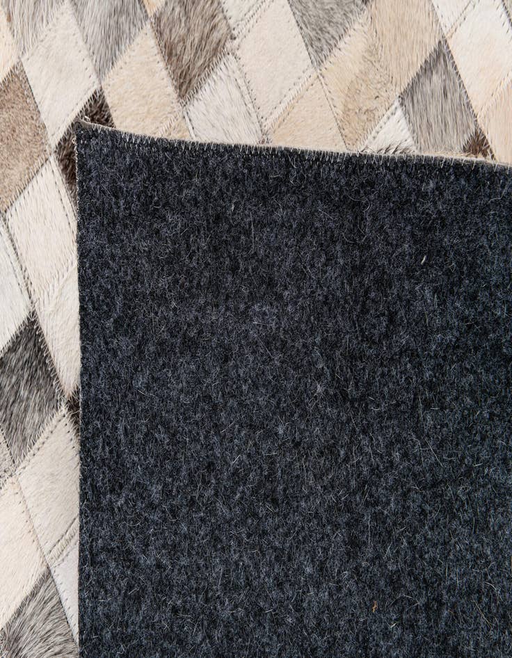 Detail image of 8' x 10' 1 Cowhide Stocks Rug