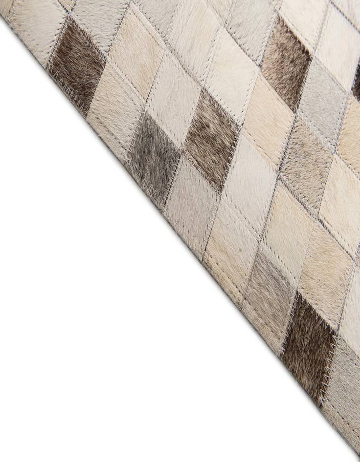 Detail image of 8' x 9' 10 Cowhide Stocks Rug